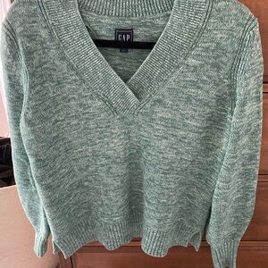 GAP Women's V-Neck Sweater in Sage
